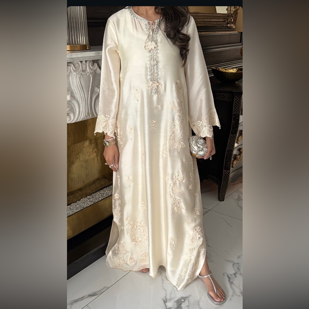 TAHANI STUDIO, Pakistan - Embroidered Maxi Kaftan with Tassel Neckline
